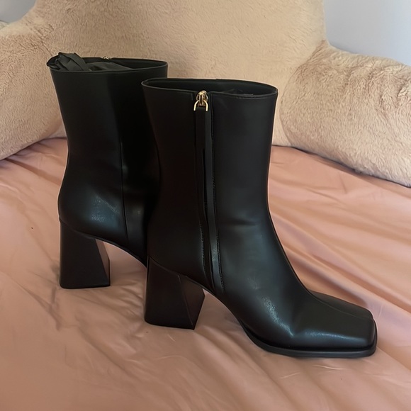 Feners Toe Square Ankle Boots - Picture 2 of 4